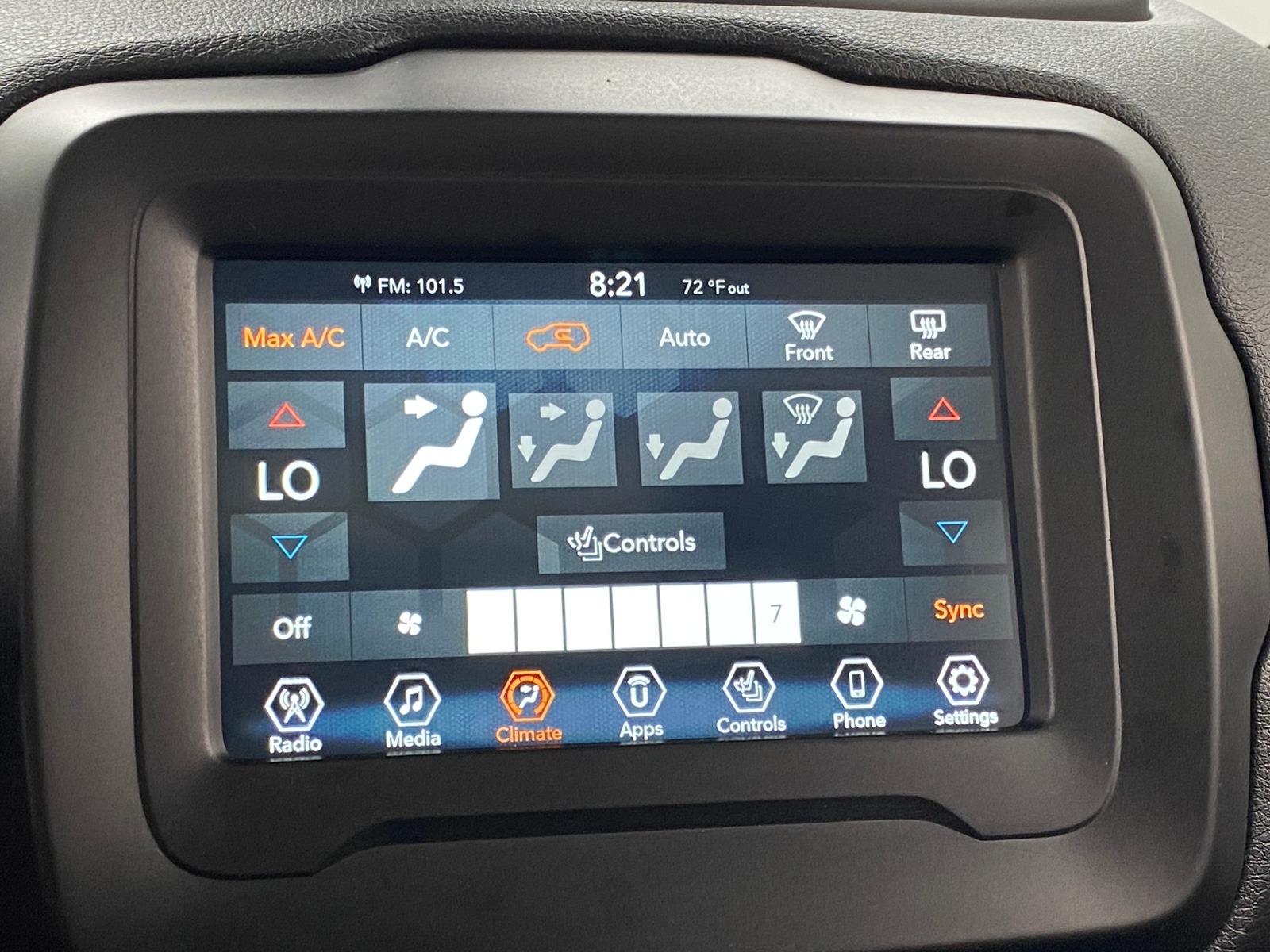 Thumbnail: 2020 Jeep Renegade - 4