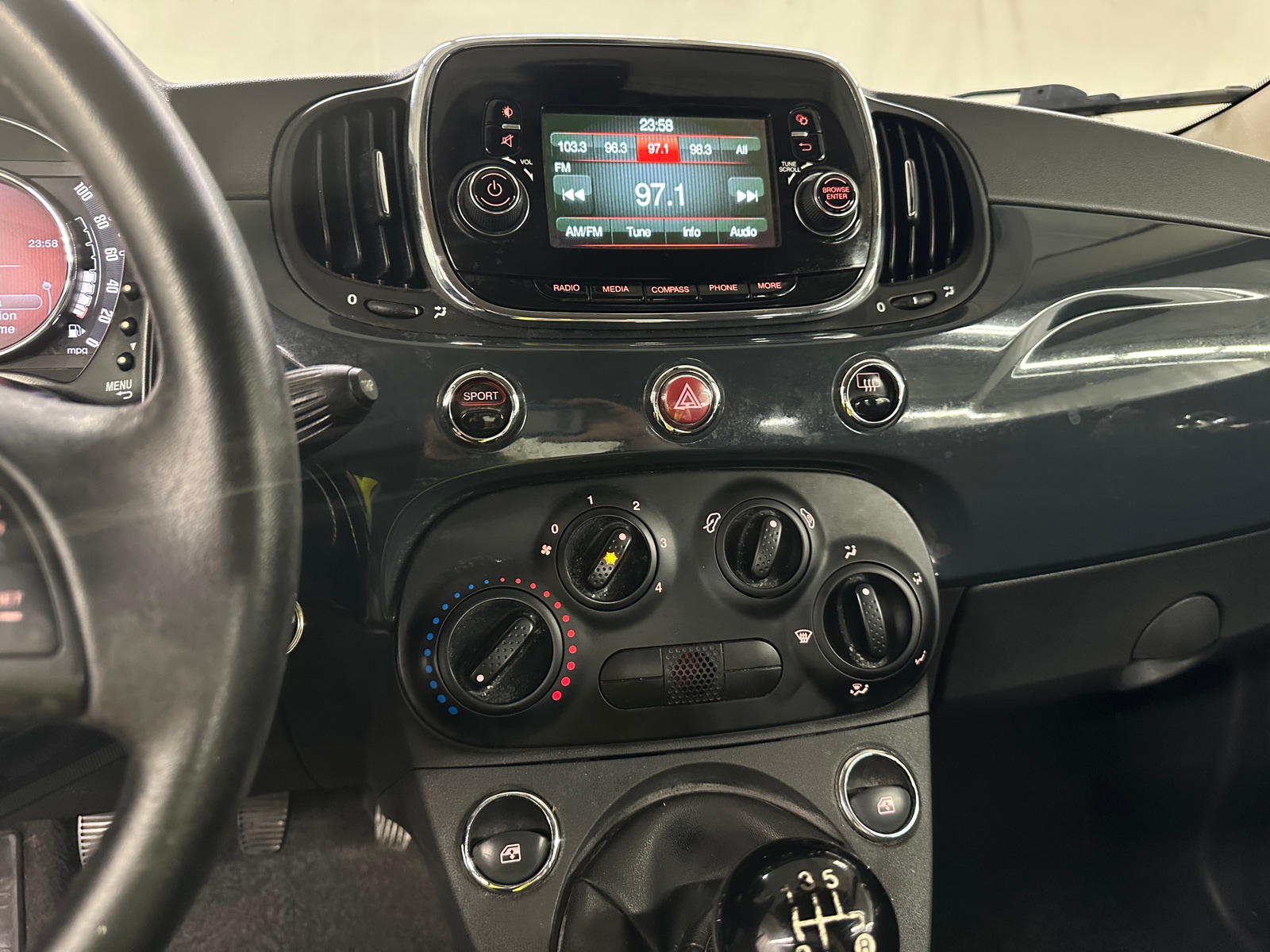 Thumbnail: 2017 Fiat 500 - 4