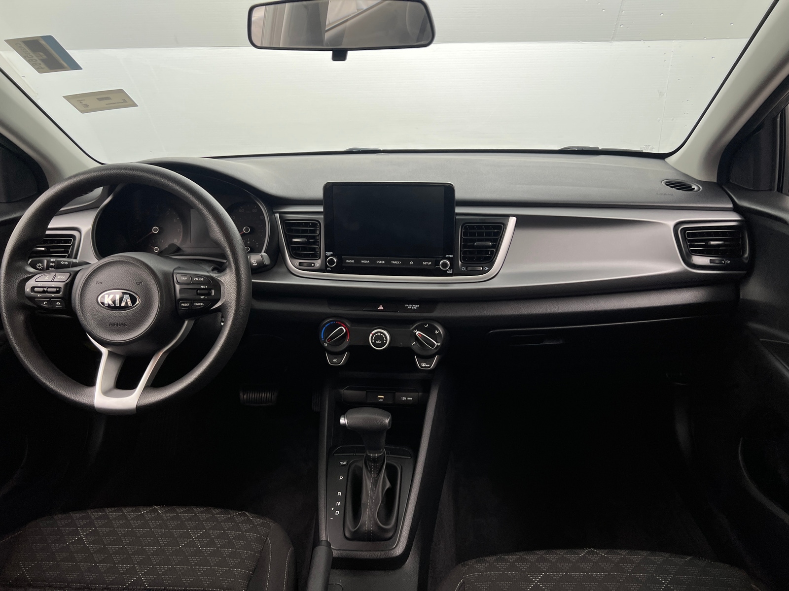 Thumbnail: 2021 Kia Rio - 3