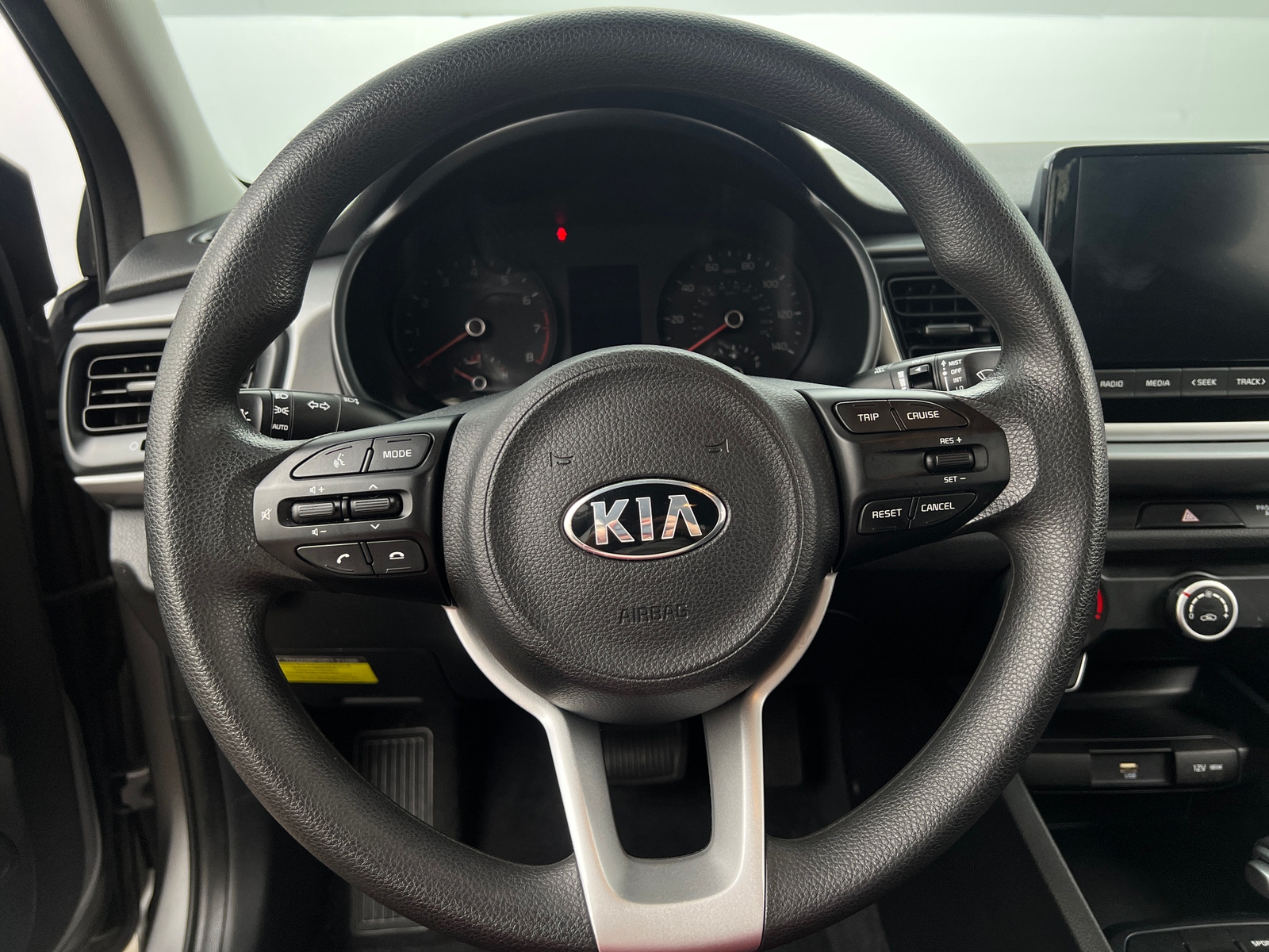 Thumbnail: 2021 Kia Rio - 5