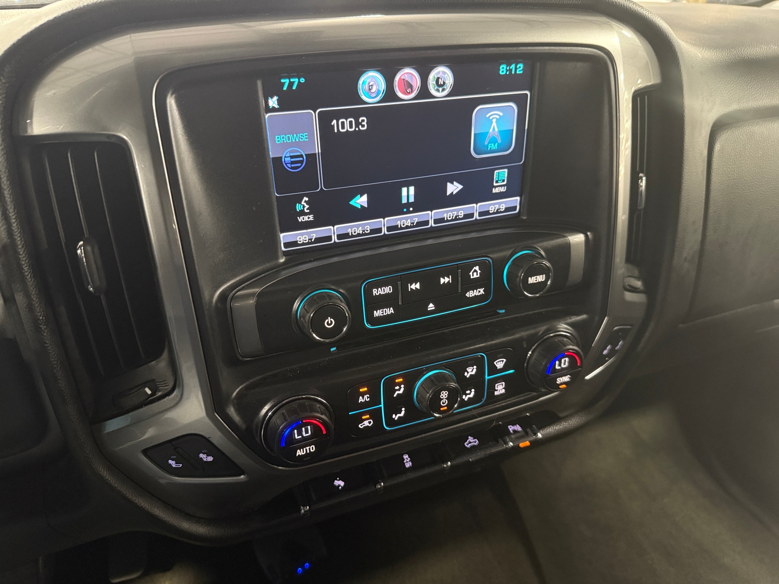 Thumbnail: 2015 Chevrolet Silverado 1500 - 4