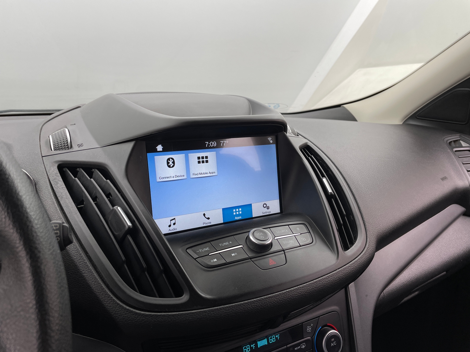 Thumbnail: 2019 Ford Escape - 4