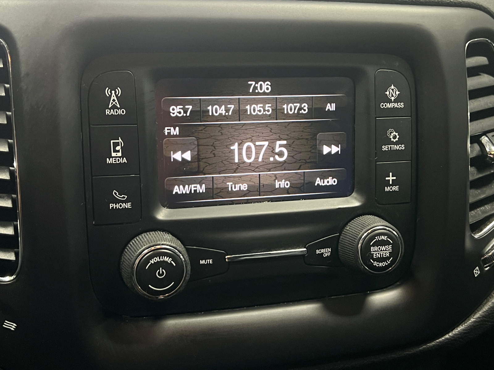 Thumbnail: 2018 Jeep Compass - 4