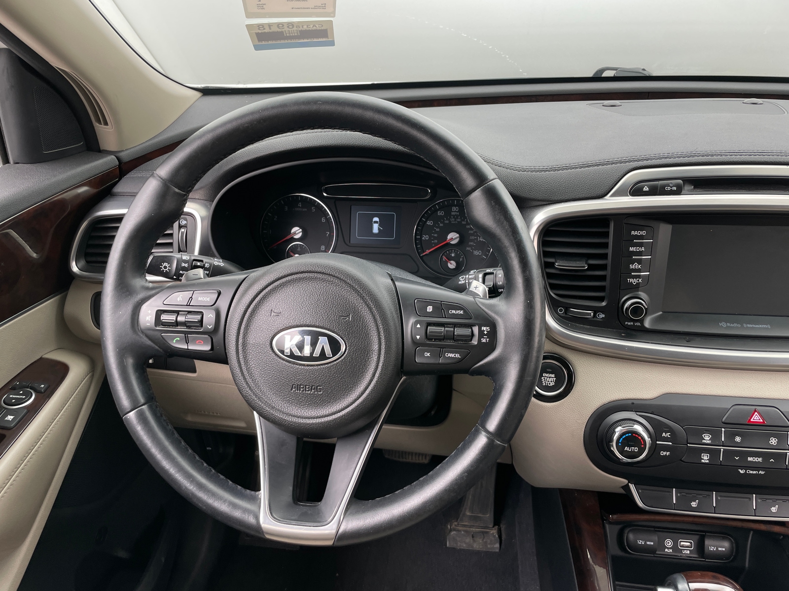 Thumbnail: 2017 Kia Sorento - 4