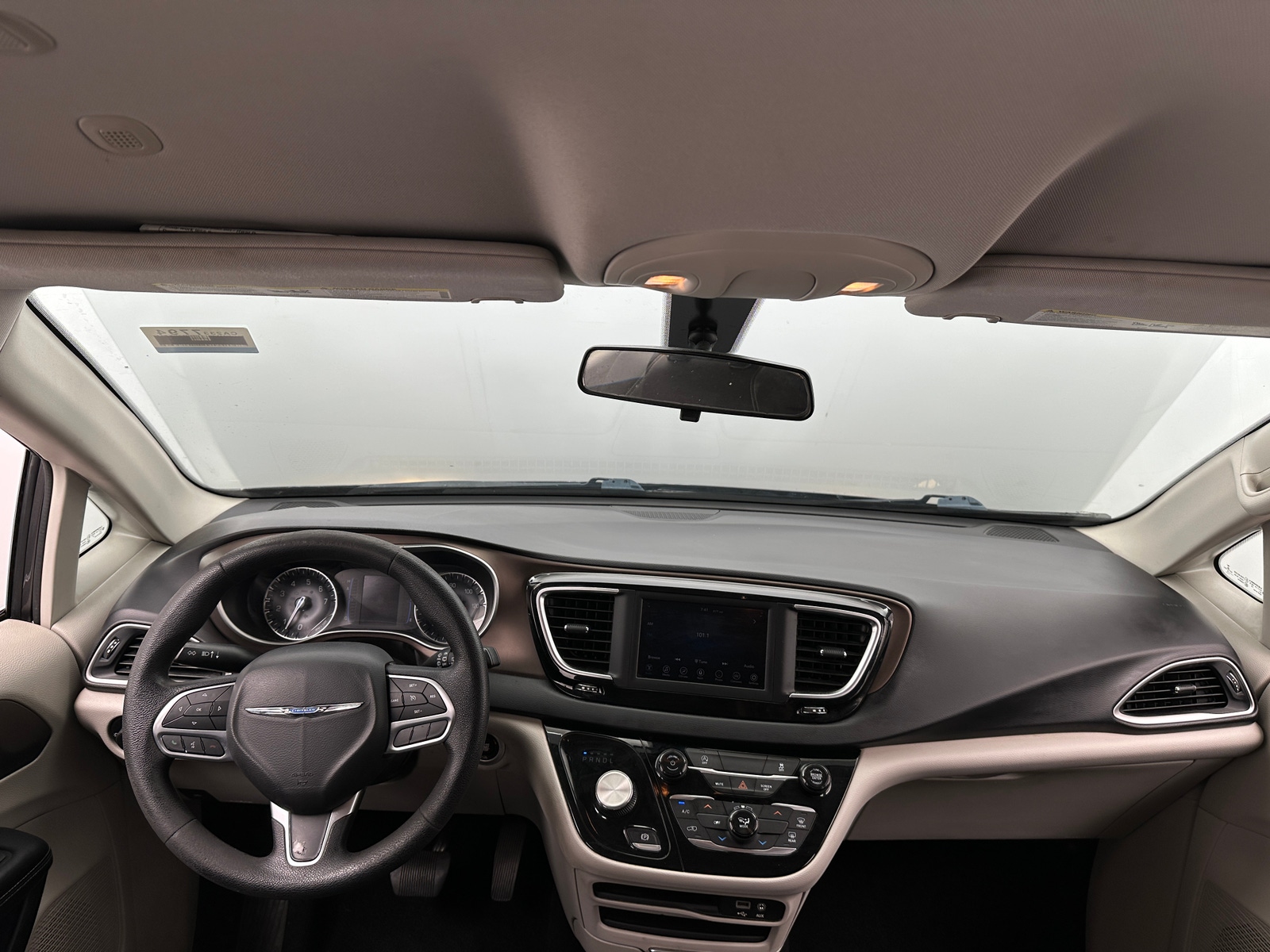 Thumbnail: 2020 Chrysler Voyager - 3