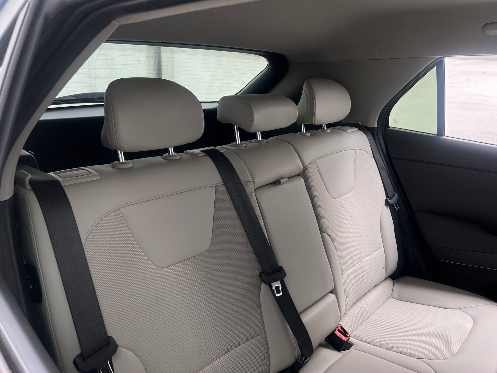 Thumbnail: 2023 Kia Niro - 6