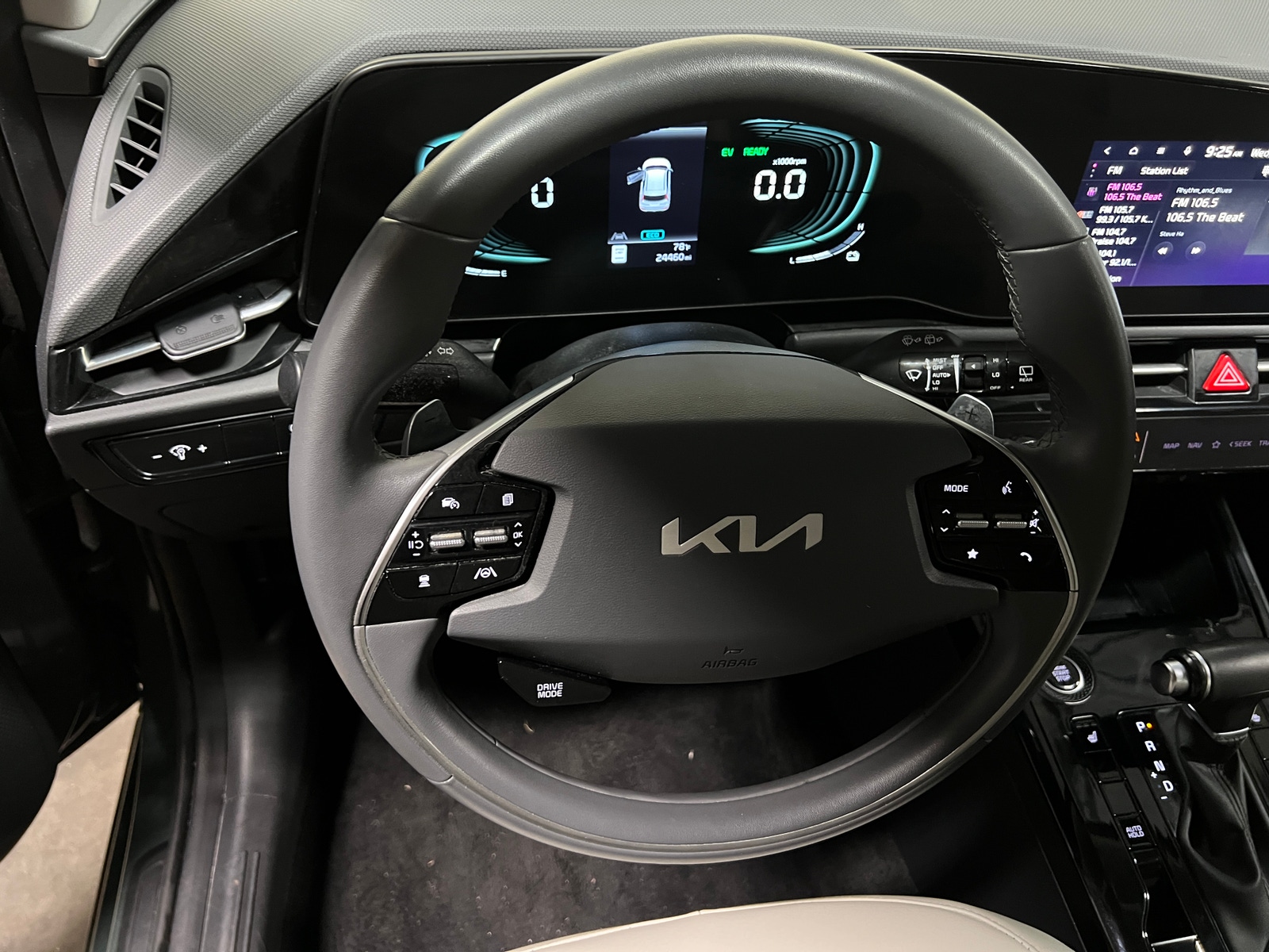 Thumbnail: 2023 Kia Niro - 5