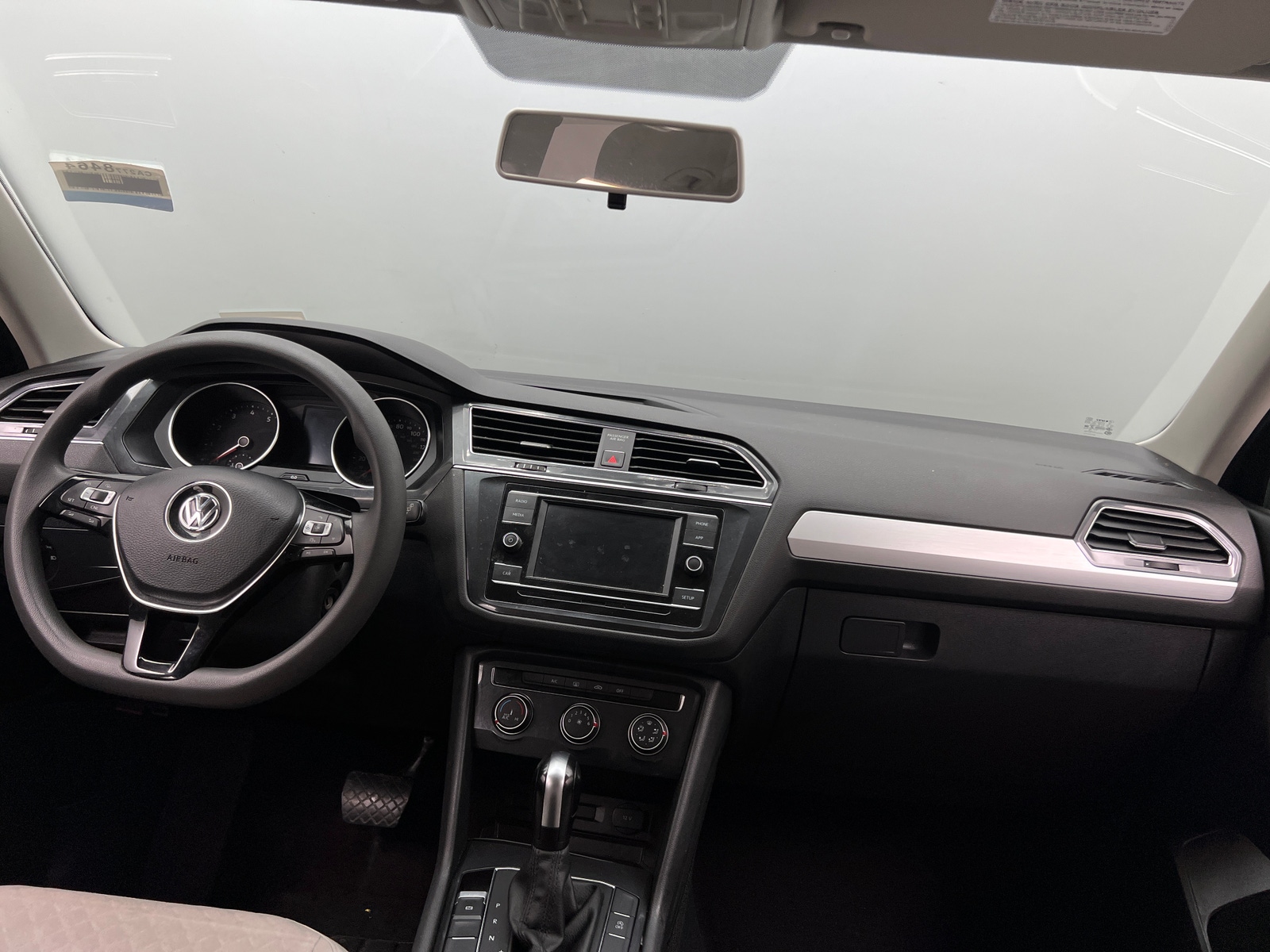 Thumbnail: 2018 Volkswagen Tiguan - 3