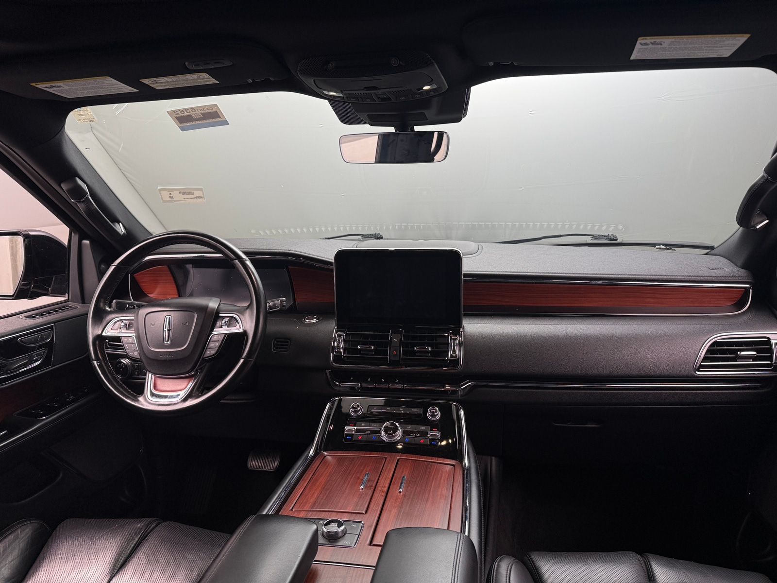 Thumbnail: 2021 Lincoln Navigator L - 2