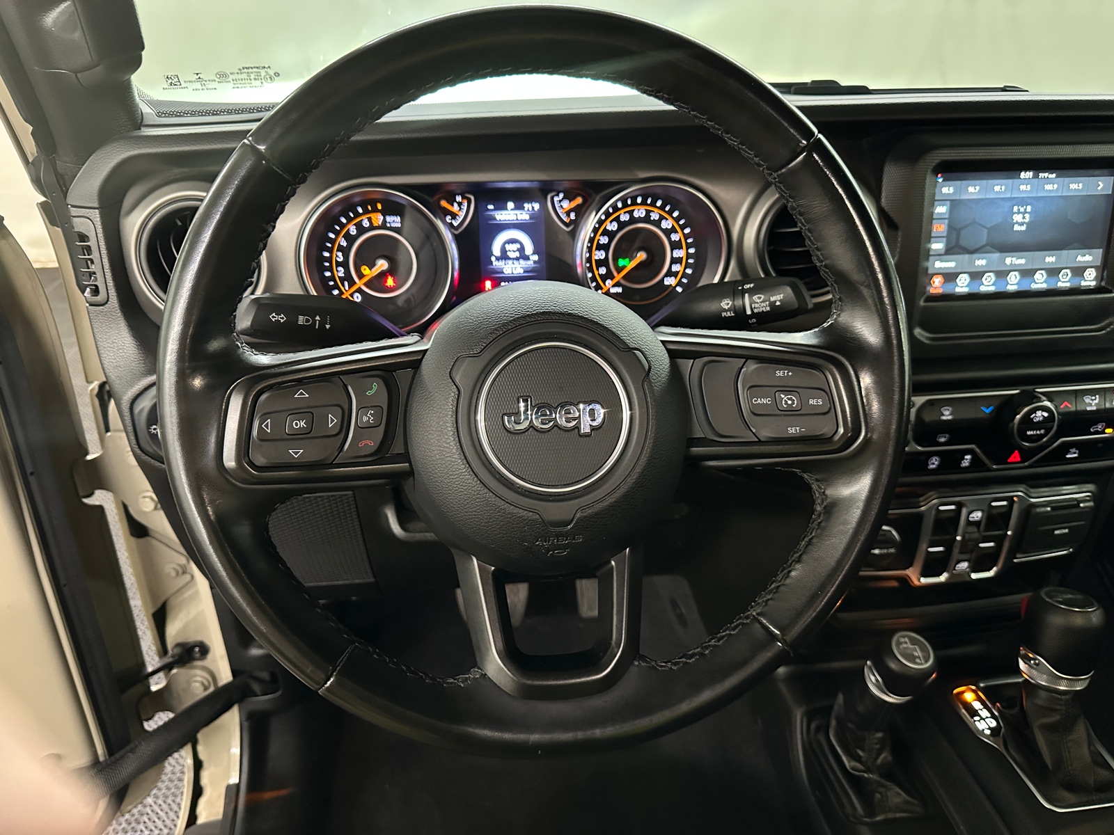 Thumbnail: 2022 Jeep Gladiator - 5