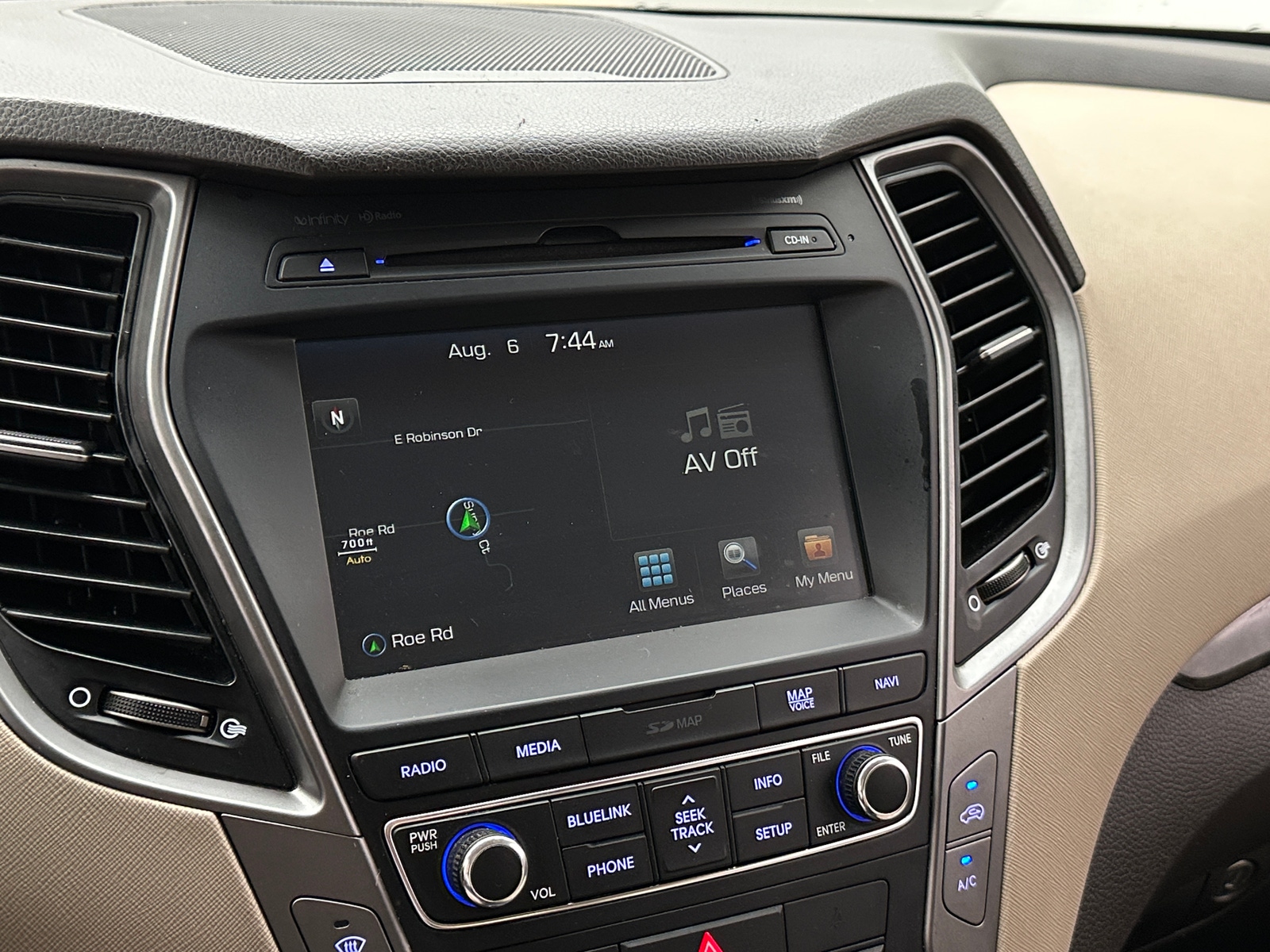 Thumbnail: 2017 Hyundai Santa Fe - 3