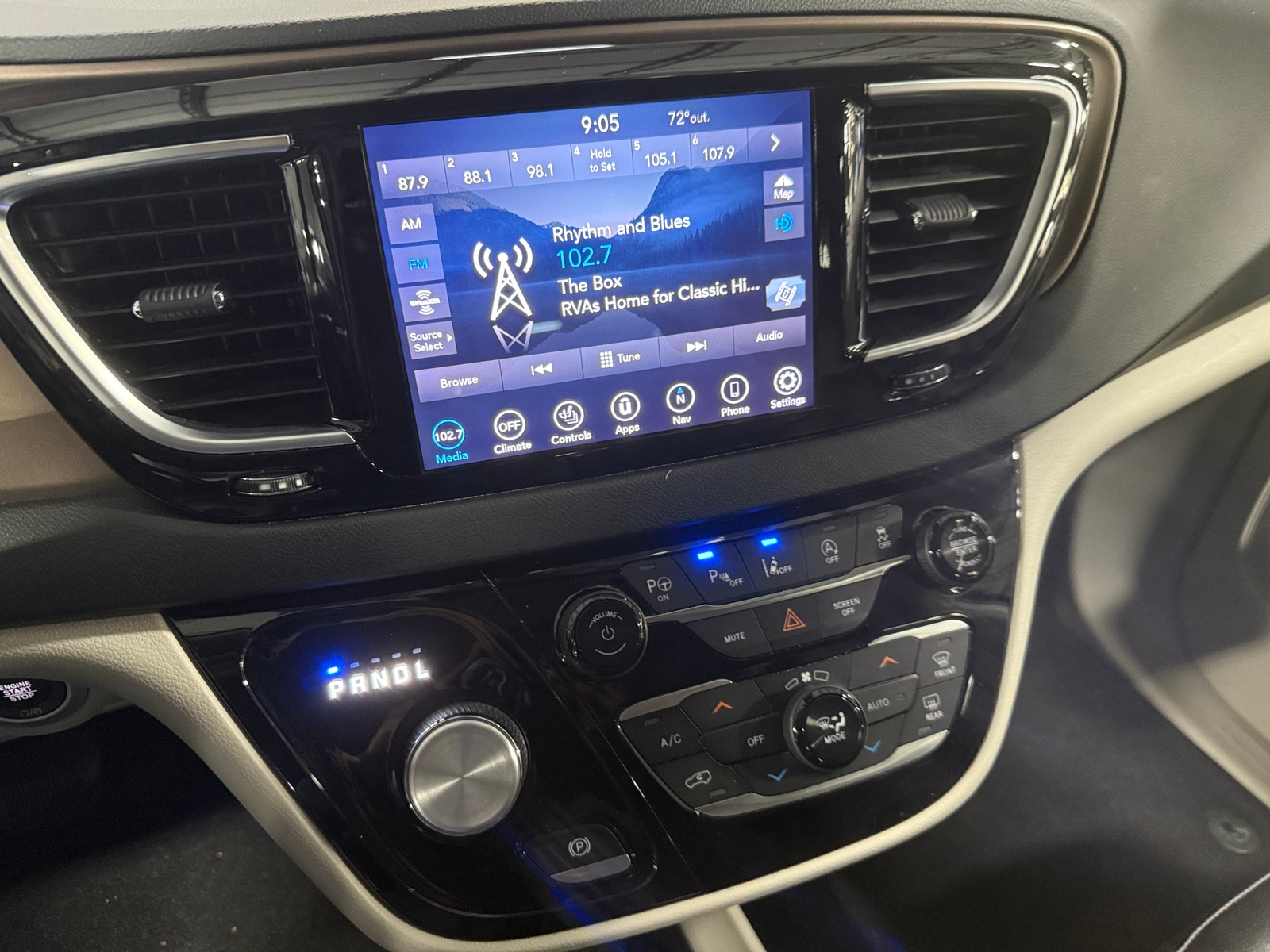Thumbnail: 2019 Chrysler Pacifica - 3