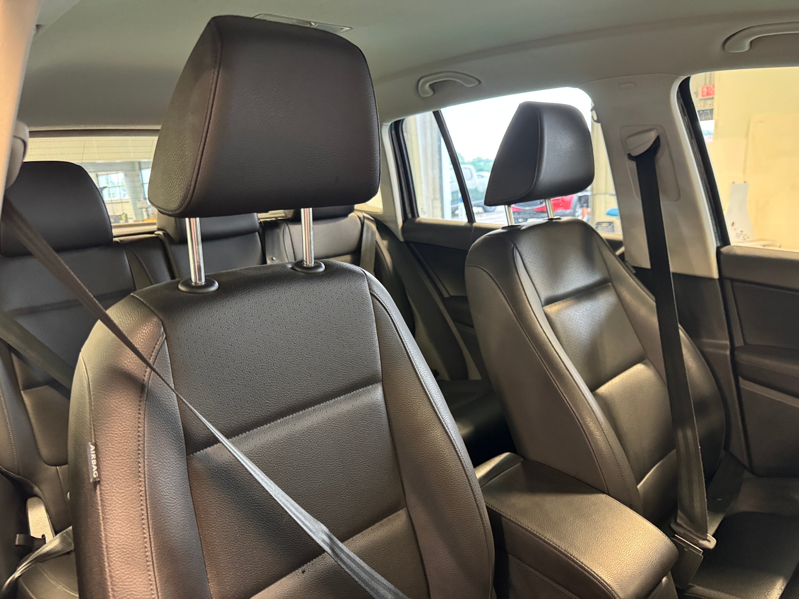 Thumbnail: 2016 Volkswagen Tiguan - 2