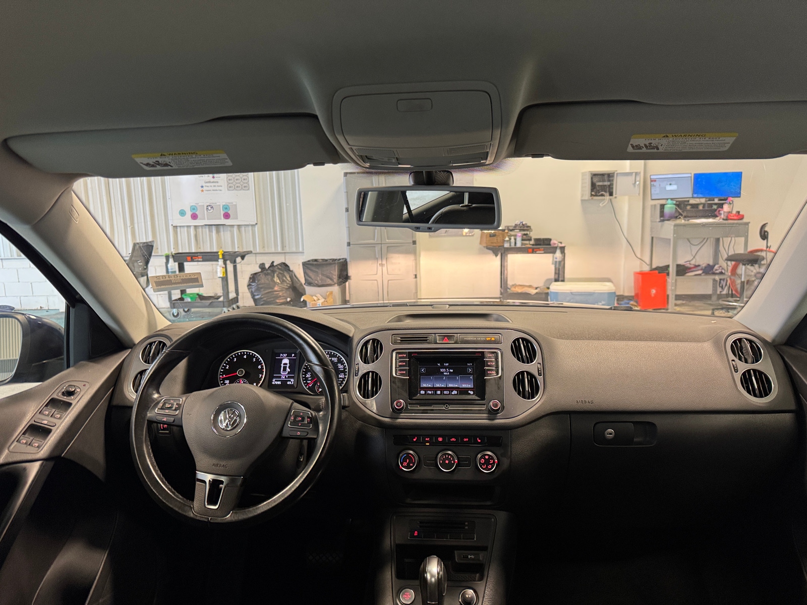 Thumbnail: 2016 Volkswagen Tiguan - 3