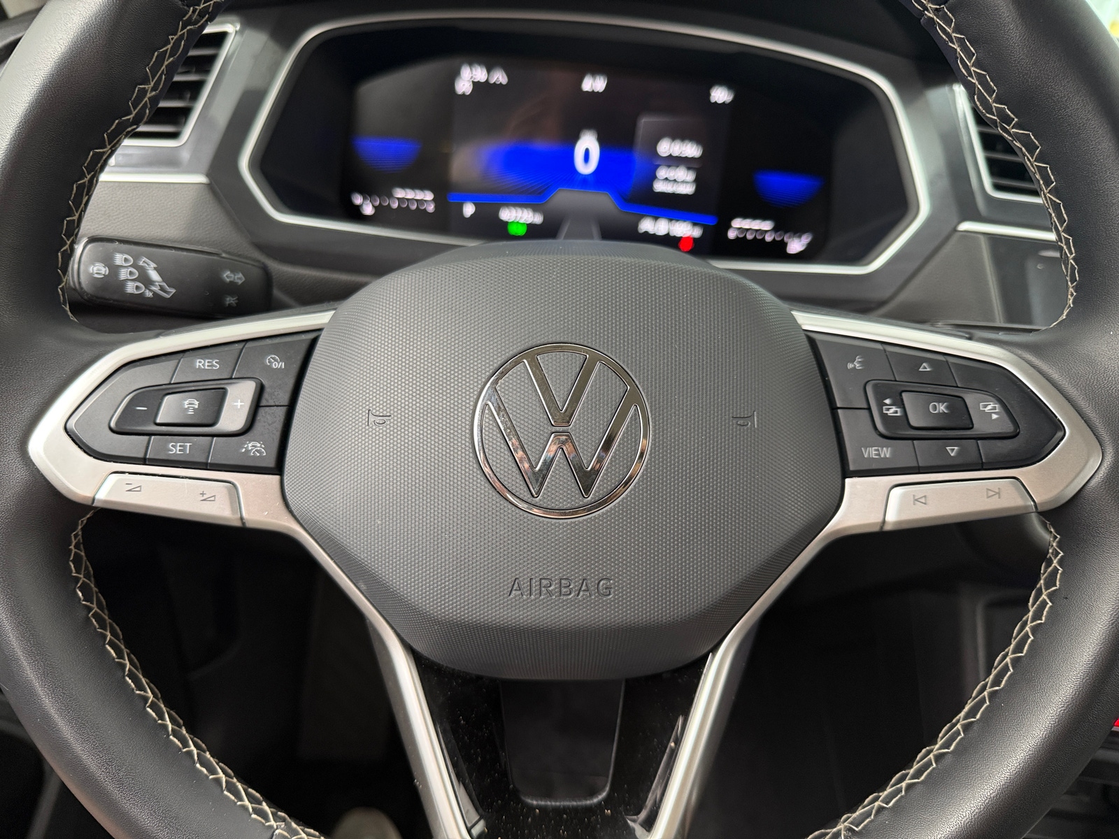 Thumbnail: 2024 Volkswagen Tiguan - 4