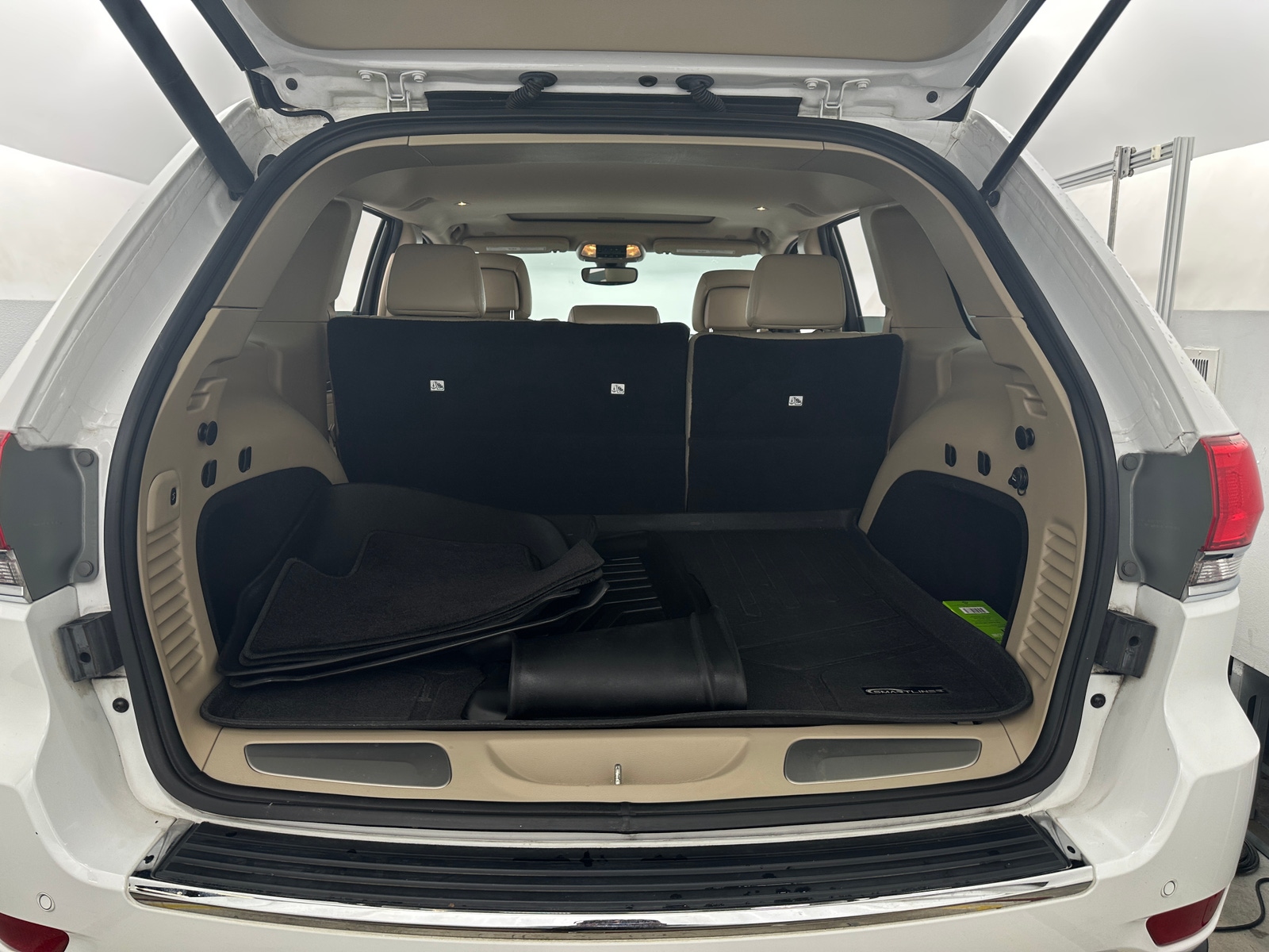 Thumbnail: 2019 Jeep Grand Cherokee - 6