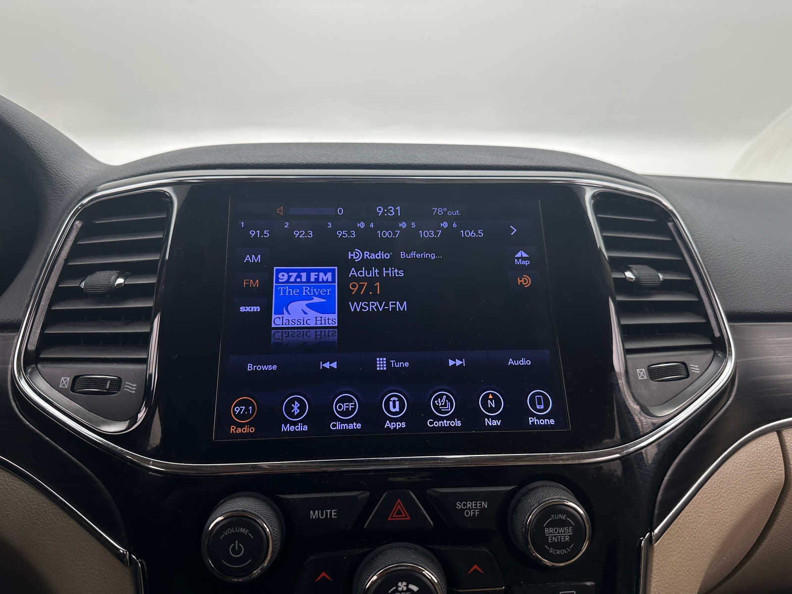 Thumbnail: 2019 Jeep Grand Cherokee - 3
