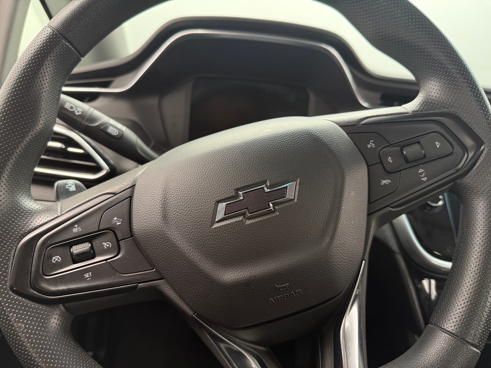 Thumbnail: 2023 Chevrolet Bolt EV - 5