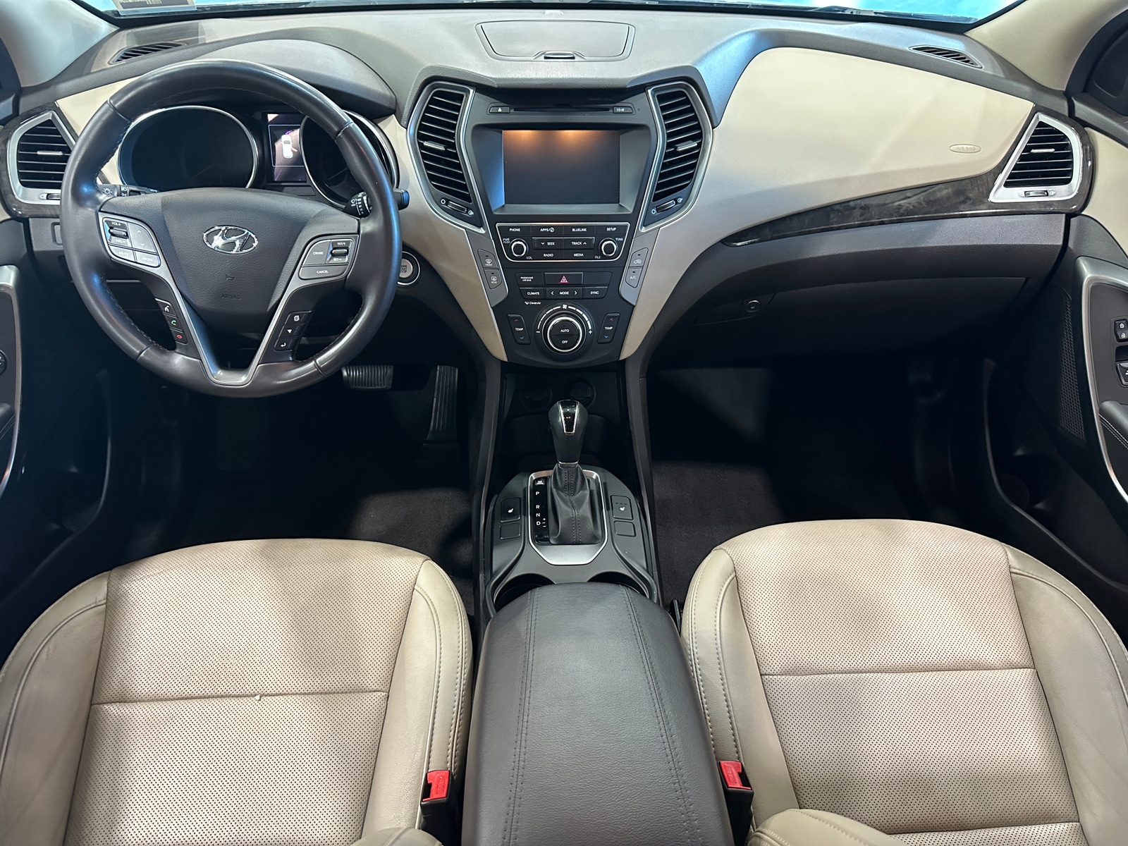 Thumbnail: 2017 Hyundai Santa Fe - 3