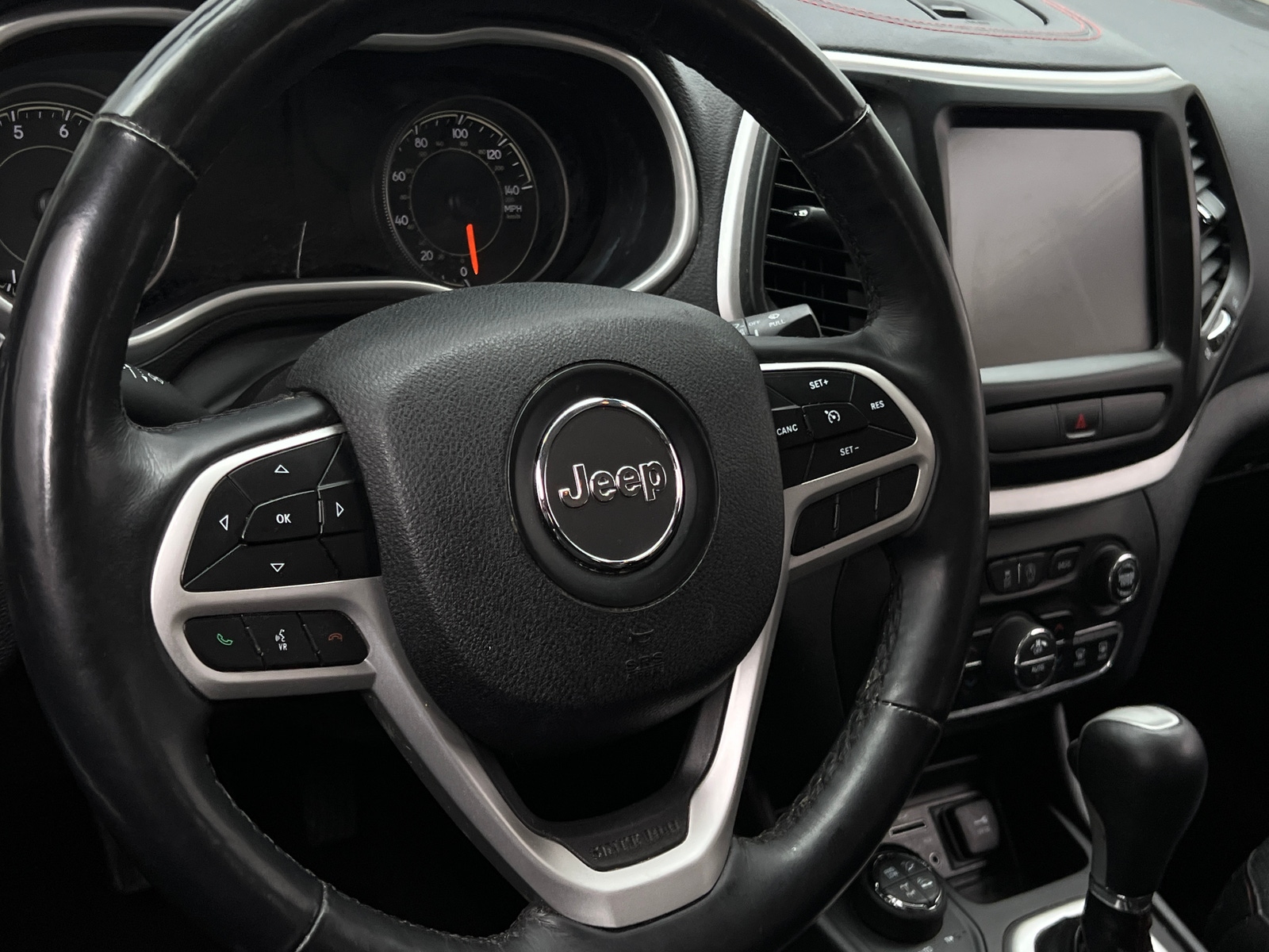 Thumbnail: 2017 Jeep Cherokee - 4