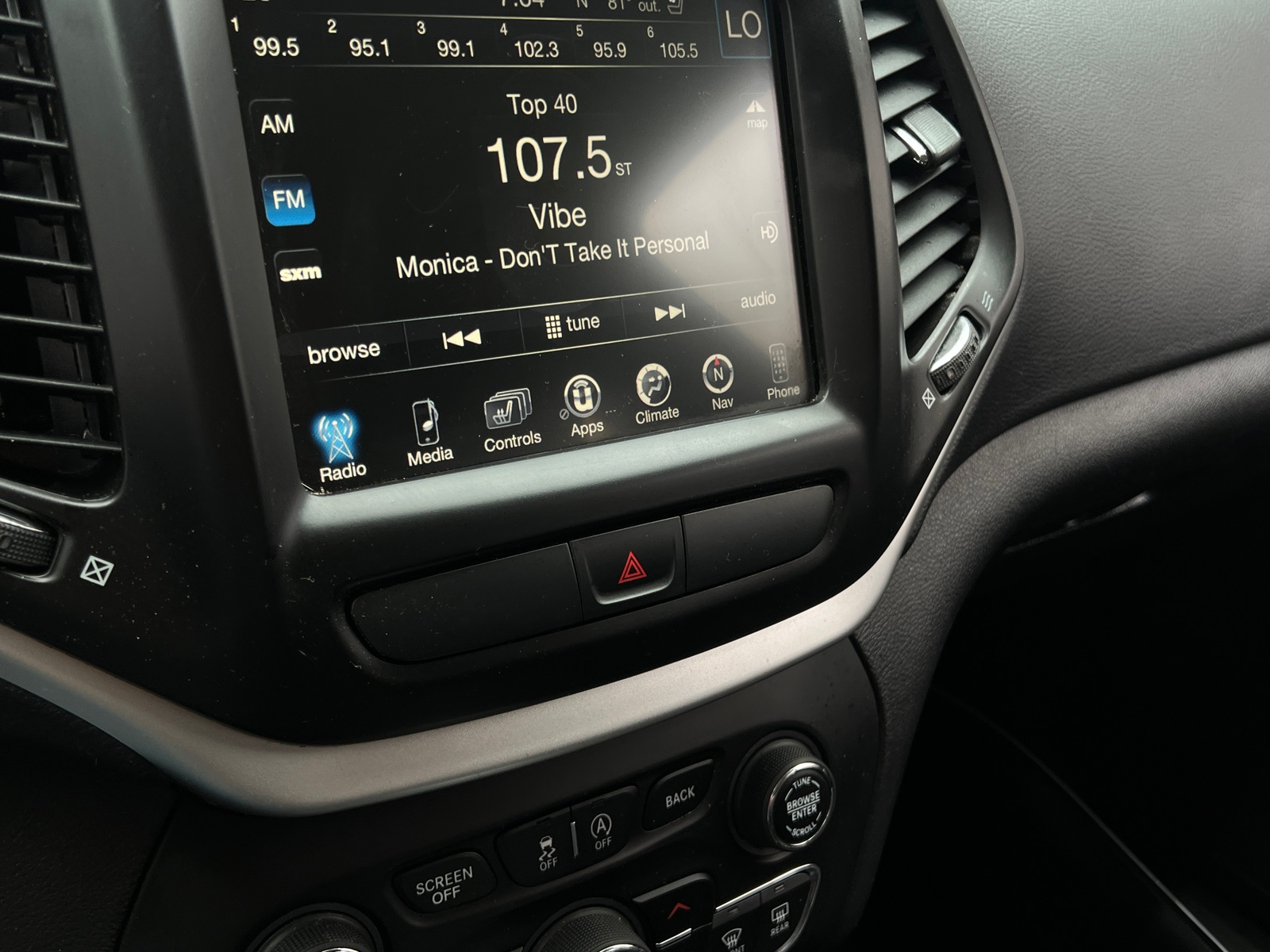 Thumbnail: 2017 Jeep Cherokee - 3