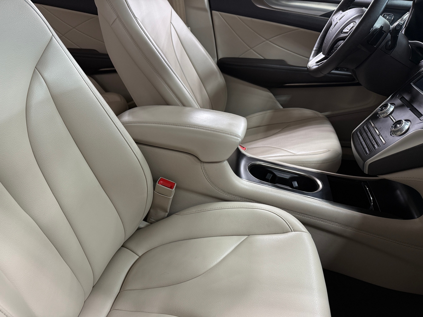 Thumbnail: 2018 Lincoln MKC - 2