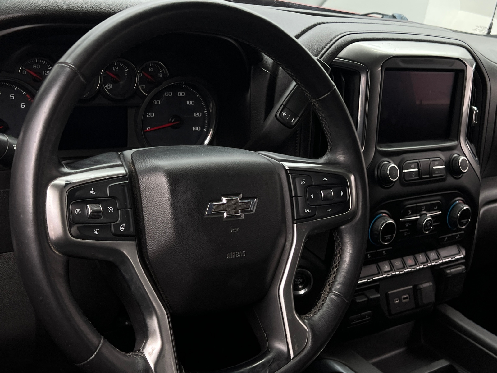 Thumbnail: 2019 Chevrolet Silverado 1500 - 5