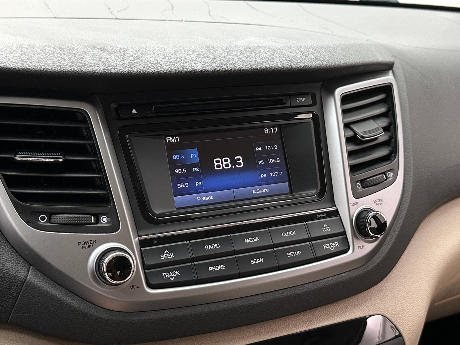 Thumbnail: 2016 Hyundai Tucson - 4