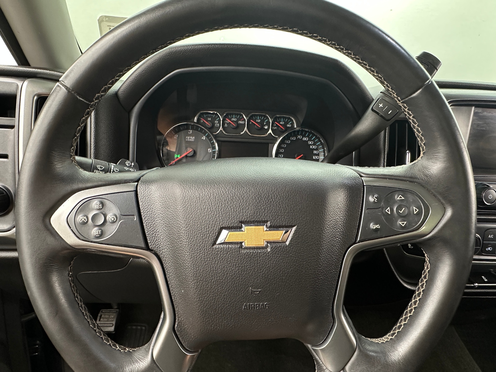 Thumbnail: 2018 Chevrolet Silverado 1500 - 4