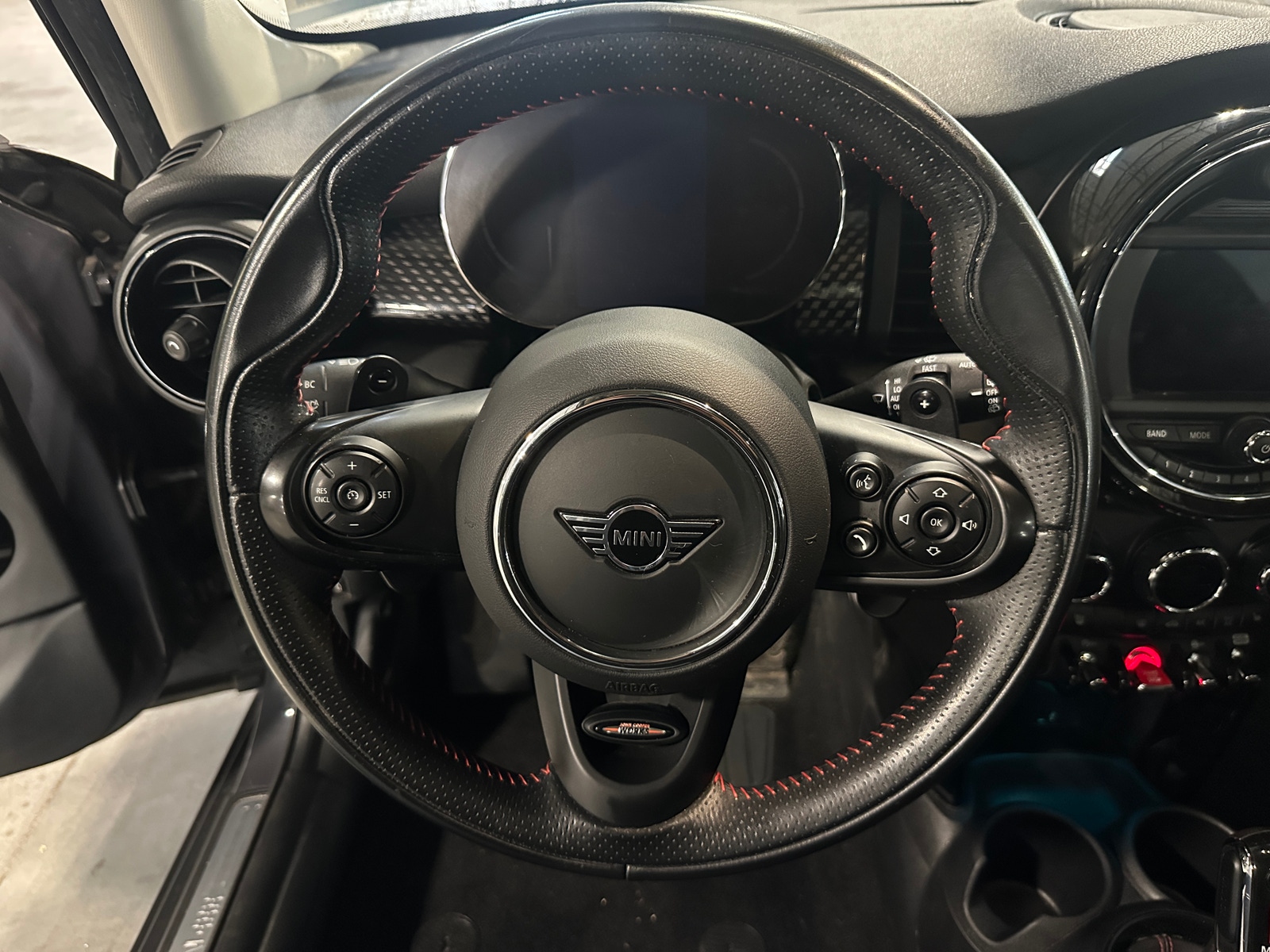 Thumbnail: 2021 MINI Cooper Hardtop - 4