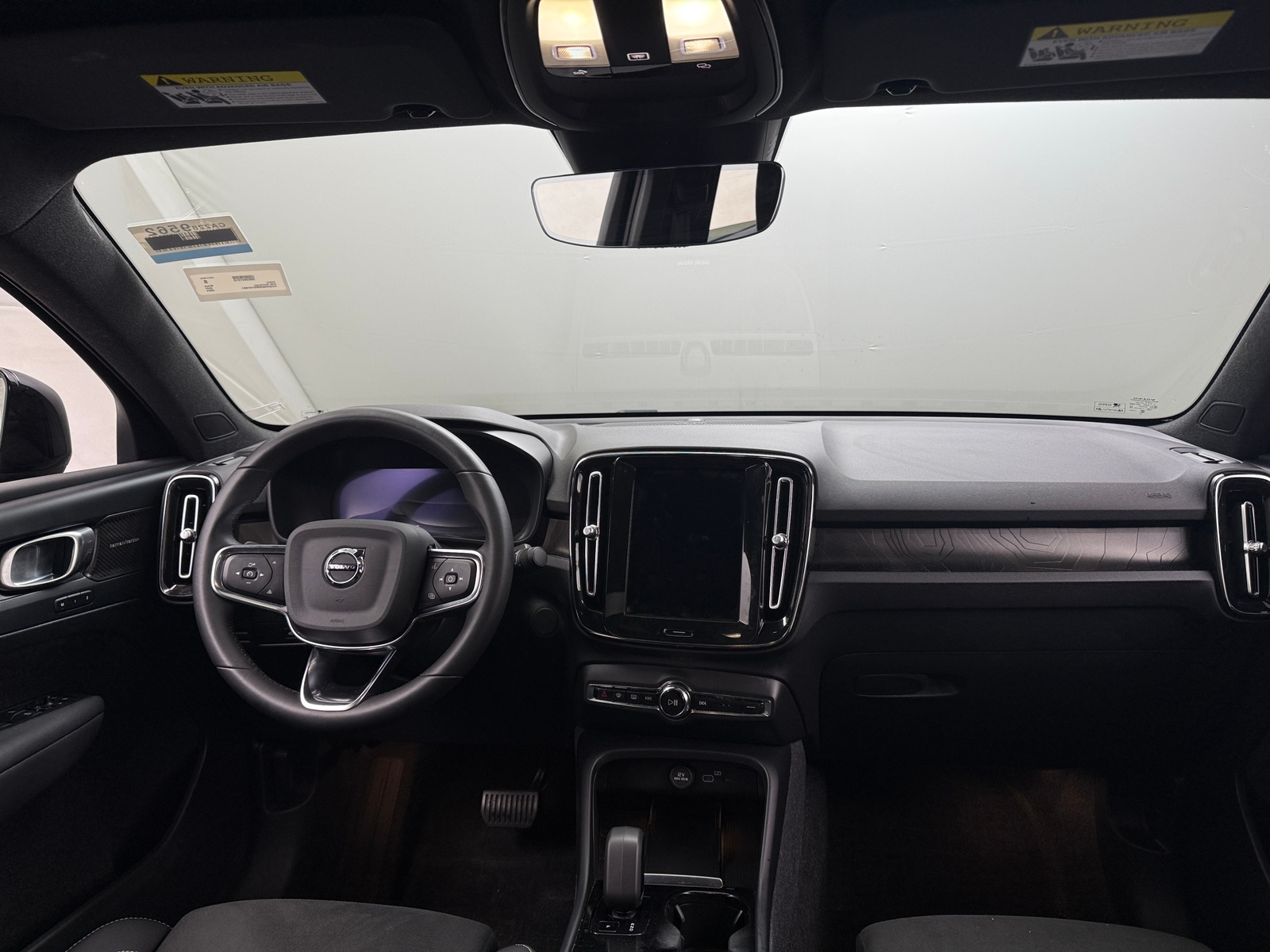 Thumbnail: 2024 Volvo C40 - 3