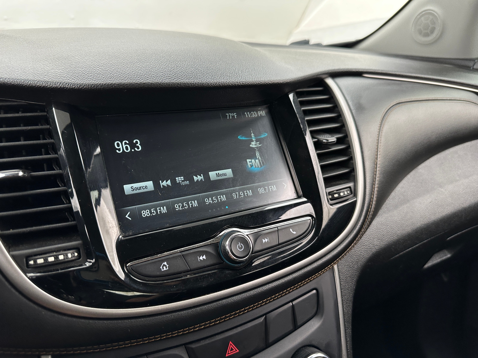 Thumbnail: 2017 Chevrolet Trax - 4