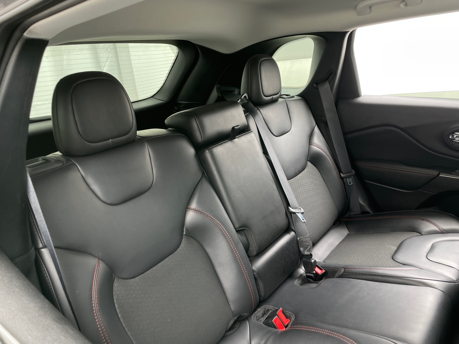 Thumbnail: 2021 Jeep Cherokee - 6