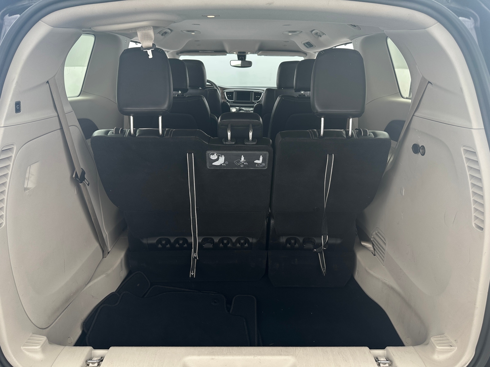 Thumbnail: 2020 Chrysler Voyager - 6