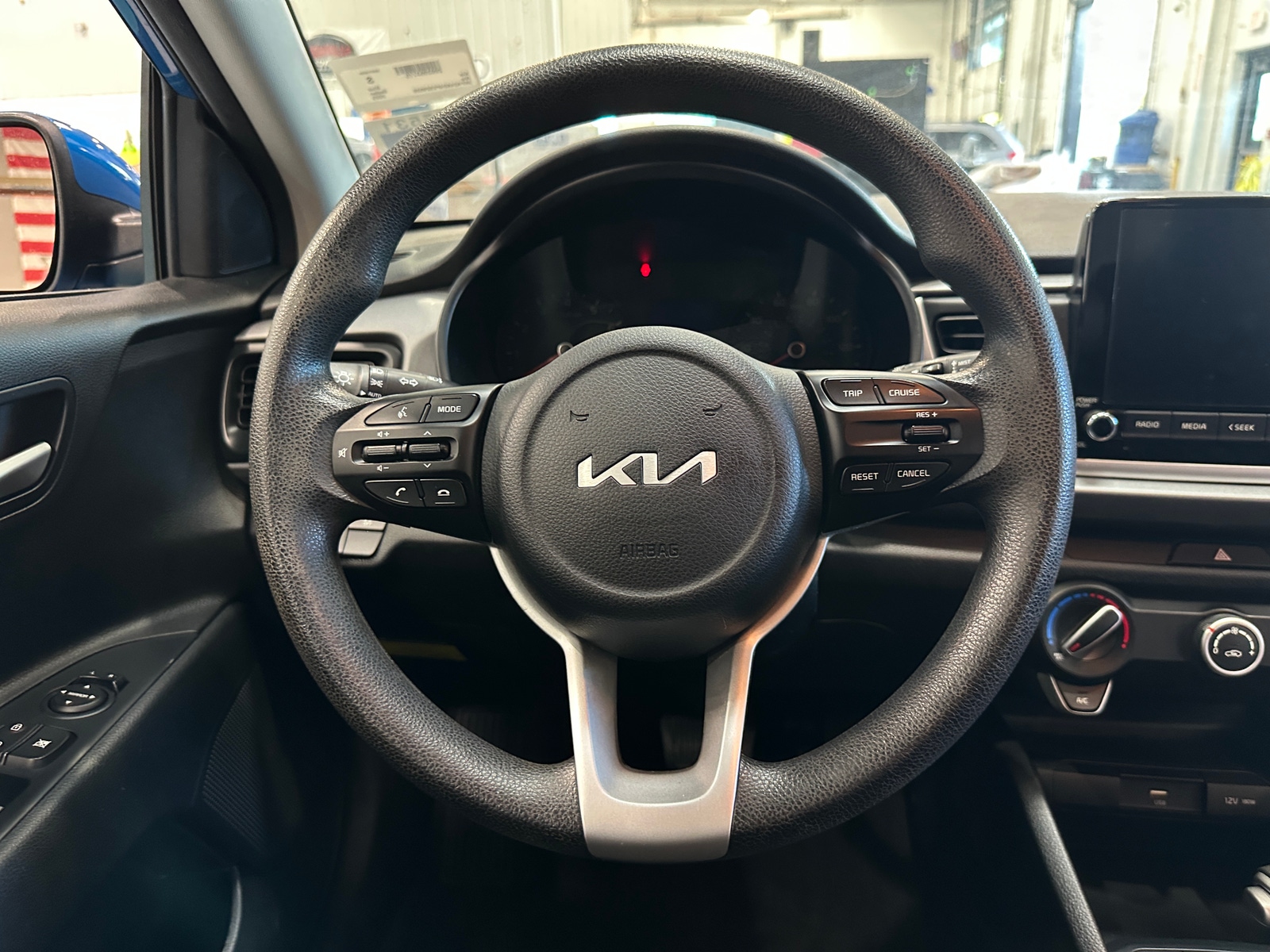 Thumbnail: 2023 Kia Rio - 5