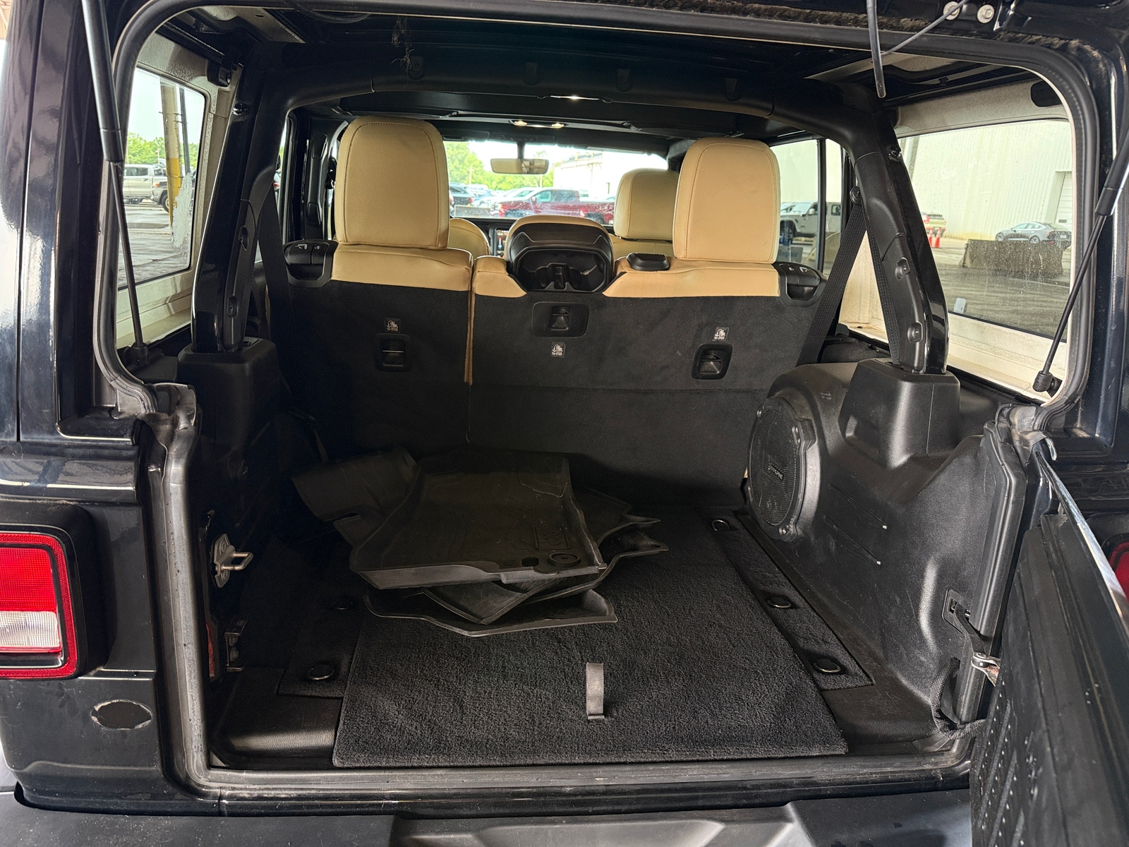 Thumbnail: 2019 Jeep Wrangler - 6