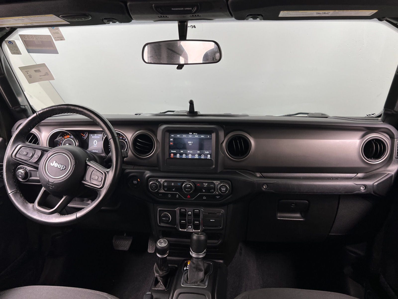 Thumbnail: 2023 Jeep Gladiator - 3