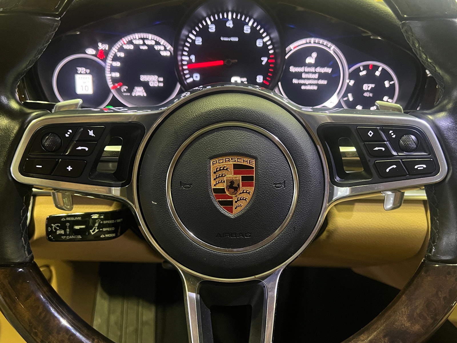 Thumbnail: 2018 Porsche Panamera - 4