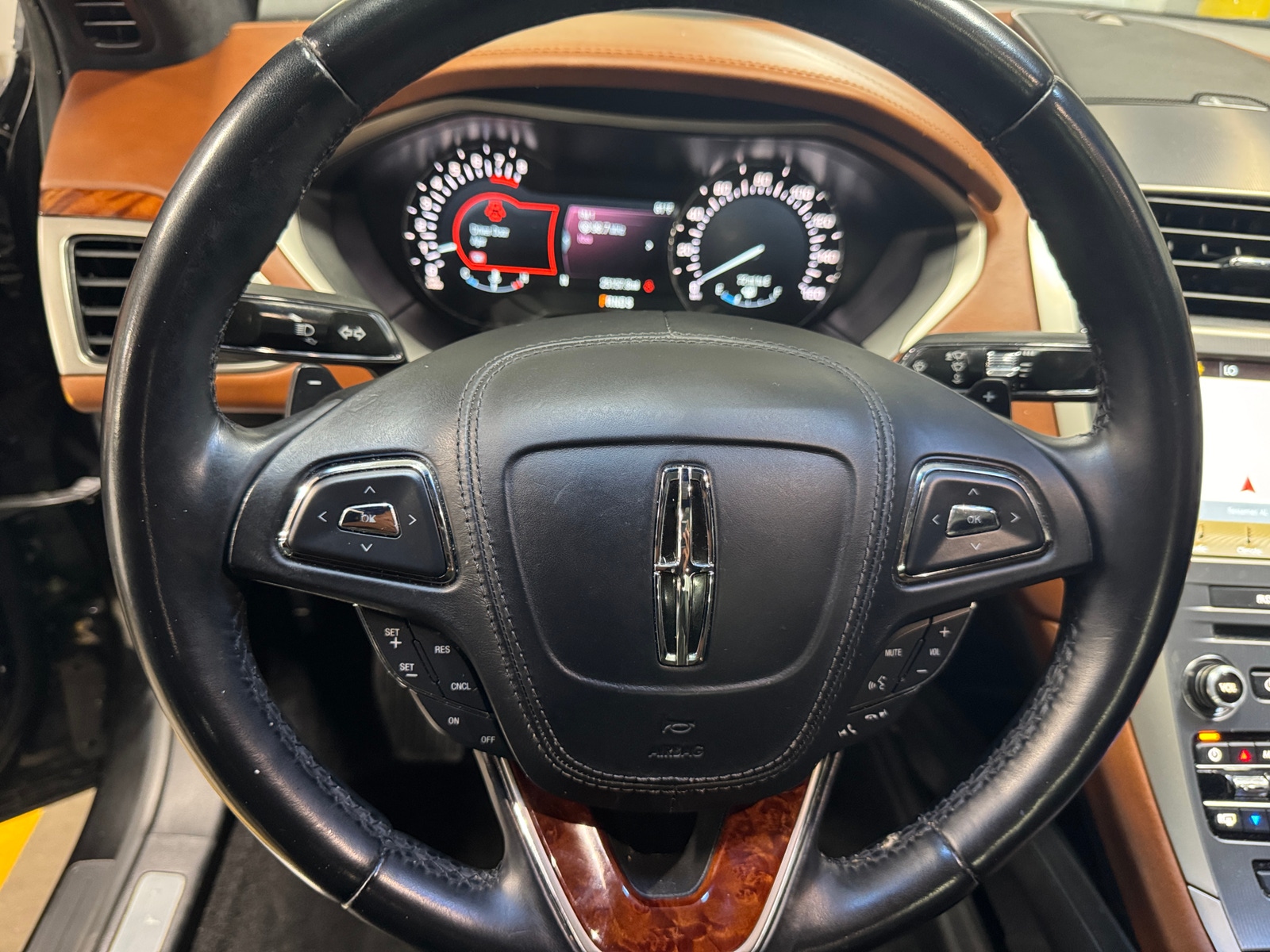 Thumbnail: 2017 Lincoln MKZ - 4