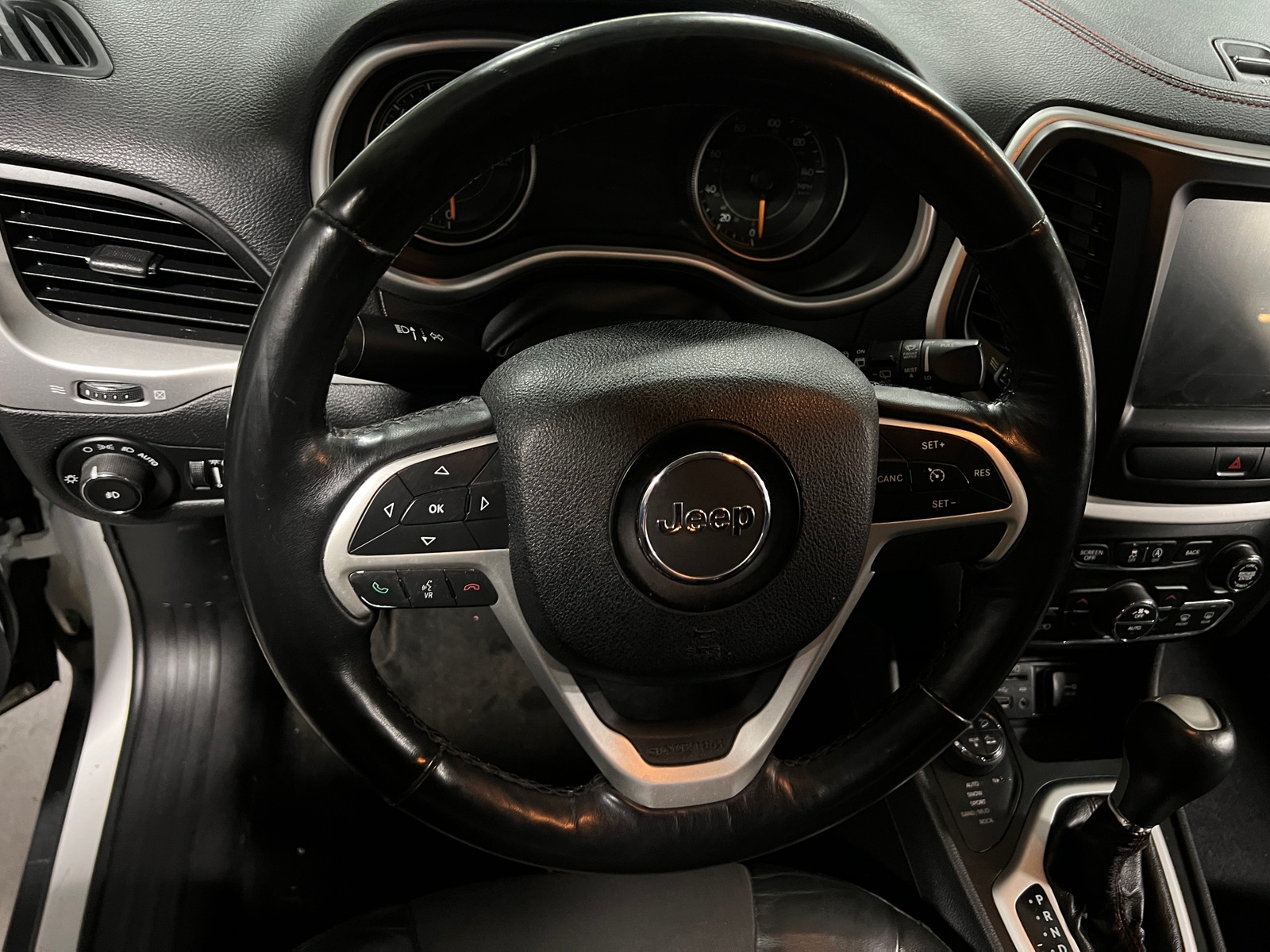 Thumbnail: 2016 Jeep Cherokee - 5