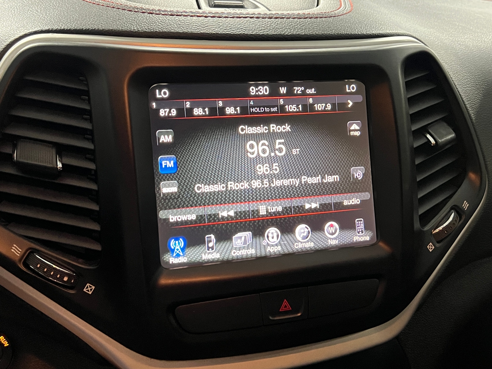Thumbnail: 2016 Jeep Cherokee - 4