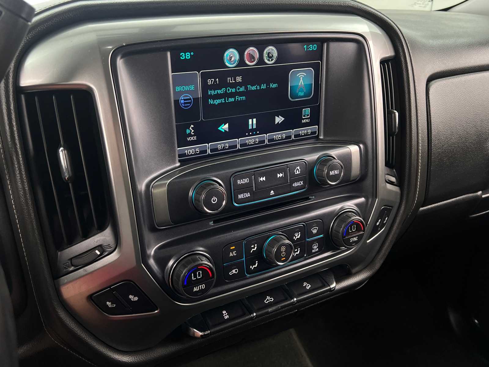 Thumbnail: 2015 Chevrolet Silverado 1500 - 3