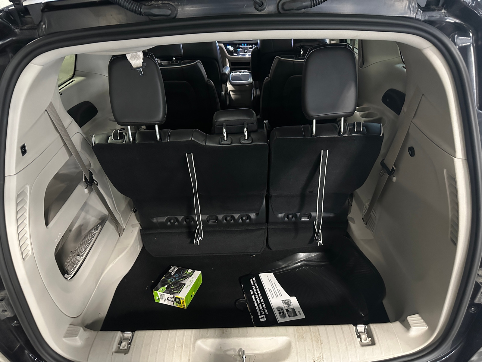 Thumbnail: 2024 Chrysler Pacifica - 6