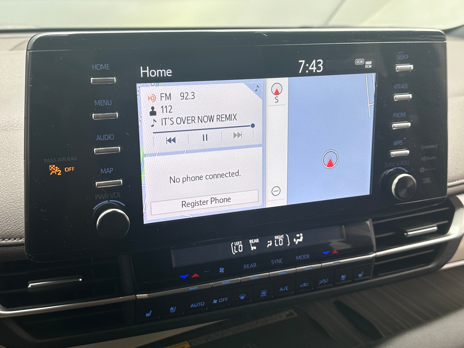 Thumbnail: 2023 Toyota Sienna - 3