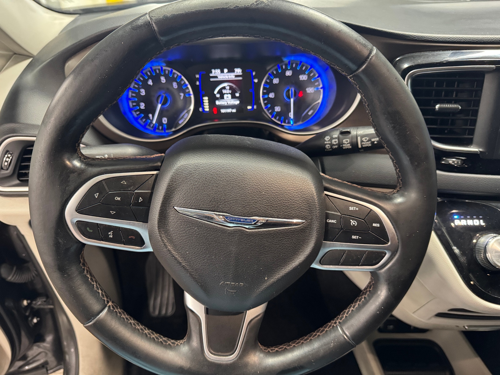 Thumbnail: 2018 Chrysler Pacifica - 4