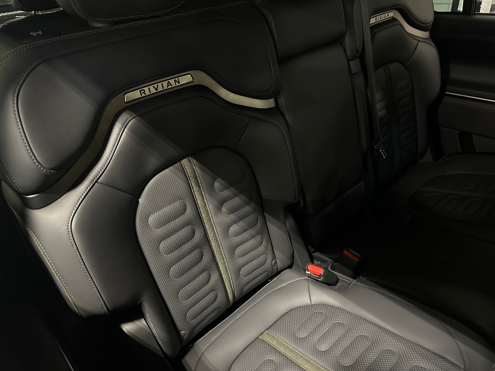 Thumbnail: 2023 Rivian R1S - 5
