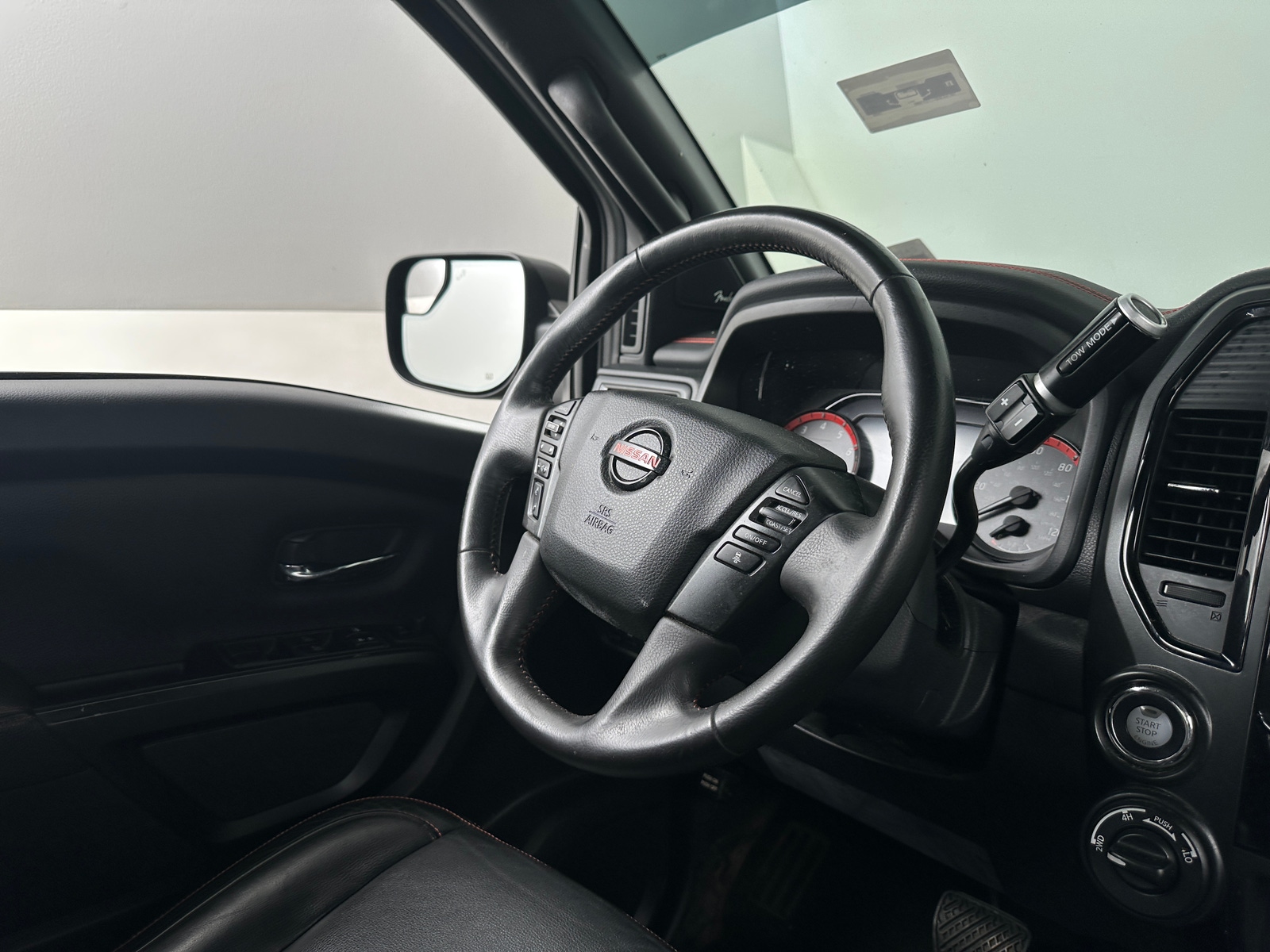 Thumbnail: 2020 Nissan Titan - 4