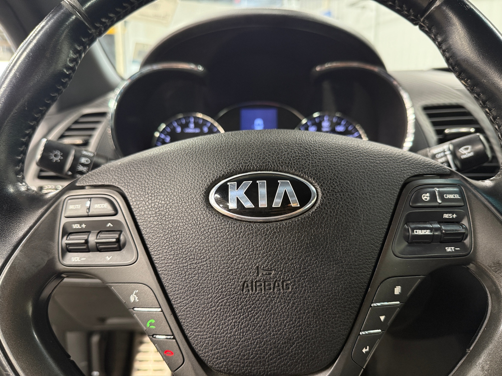 Thumbnail: 2015 Kia Forte - 4