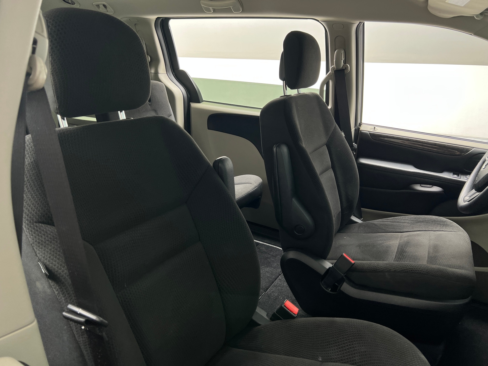 Thumbnail: 2018 Dodge Grand Caravan - 2