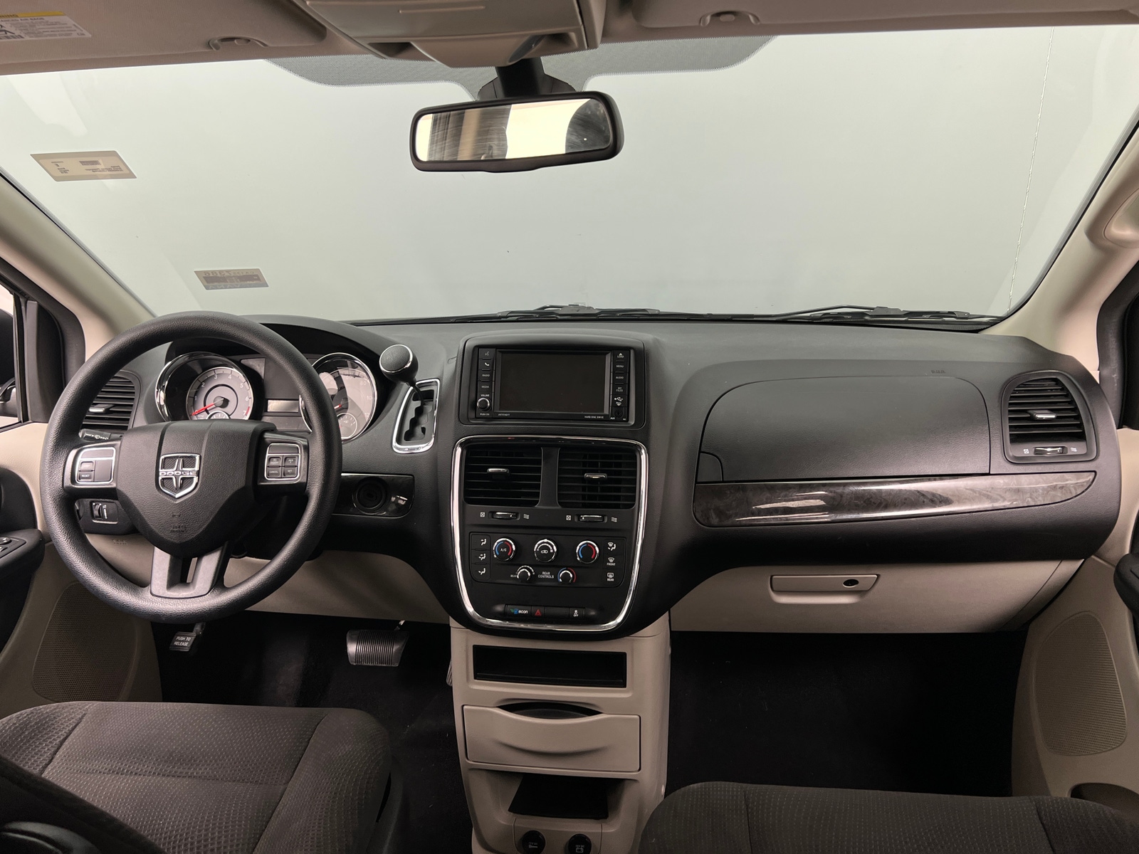 Thumbnail: 2018 Dodge Grand Caravan - 3